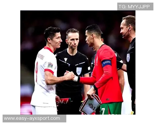 弗里克称赞莱万状态出众或许只有C罗能比肩